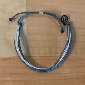 NWOT Pura Vida string bracelet